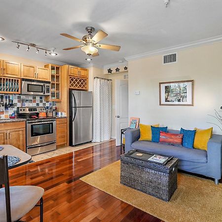 Wine-Dine-Sunshine Cozy Flat In The Heart Of Dtsp Villa Sankt Petersburg Exterior foto