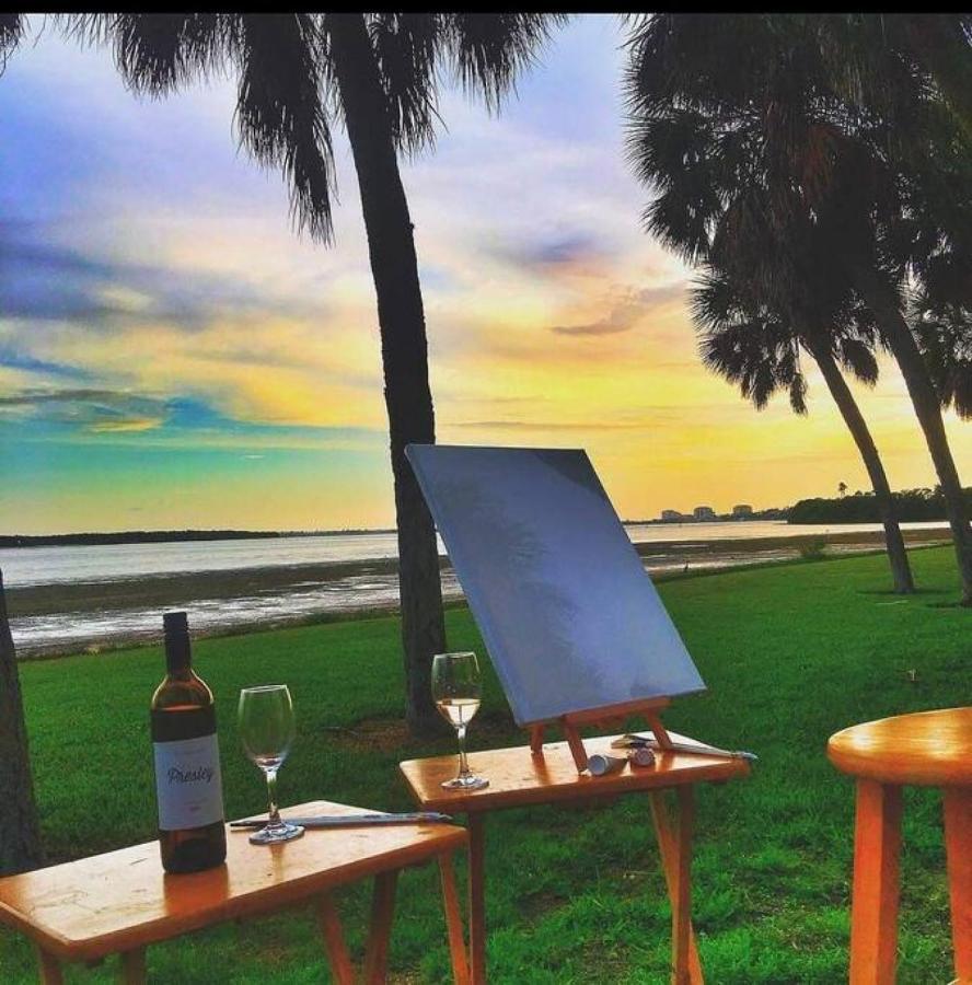 Wine-Dine-Sunshine Cozy Flat In The Heart Of Dtsp Villa Sankt Petersburg Exterior foto