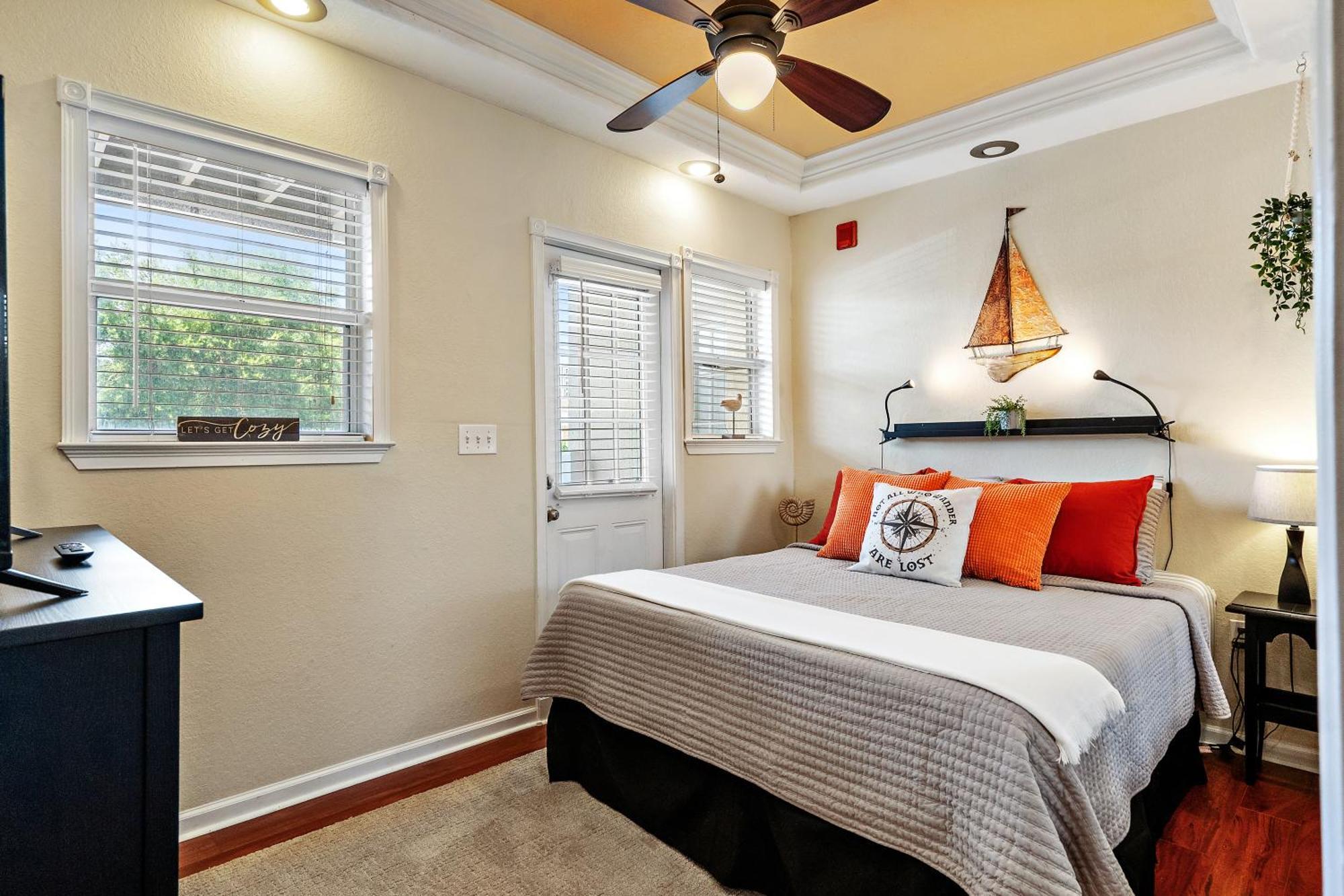 Wine-Dine-Sunshine Cozy Flat In The Heart Of Dtsp Villa Sankt Petersburg Exterior foto