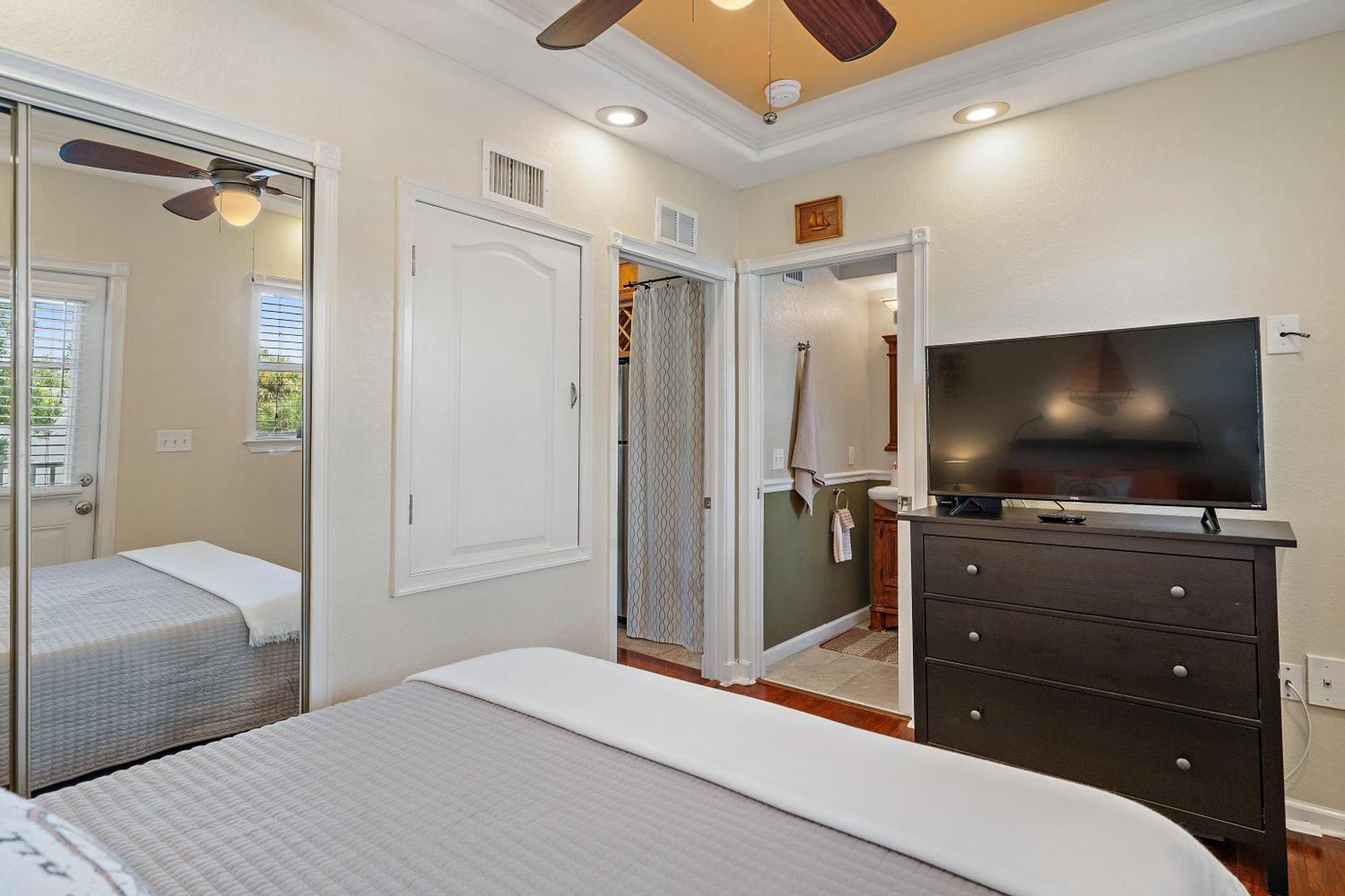 Wine-Dine-Sunshine Cozy Flat In The Heart Of Dtsp Villa Sankt Petersburg Exterior foto