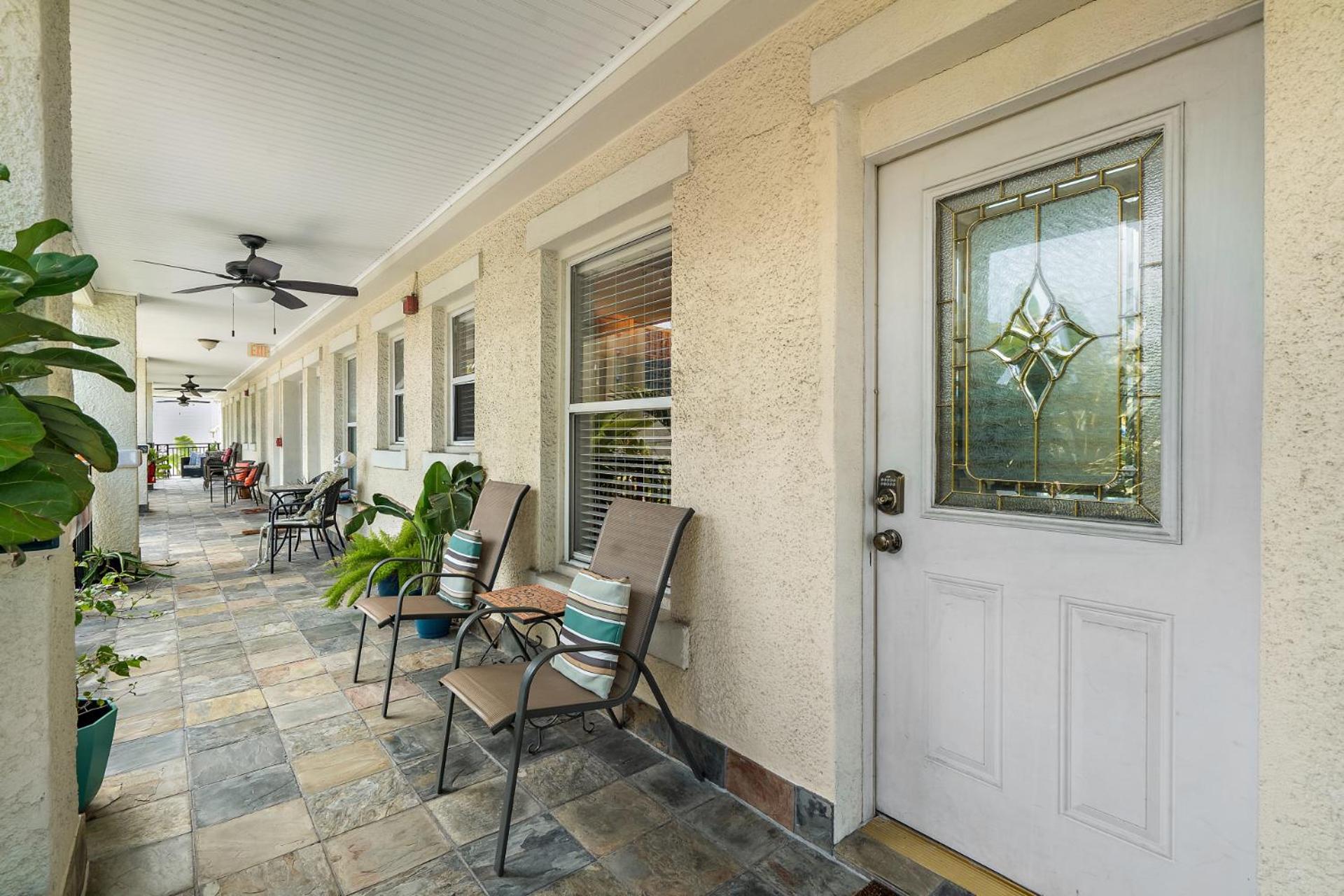 Wine-Dine-Sunshine Cozy Flat In The Heart Of Dtsp Villa Sankt Petersburg Exterior foto
